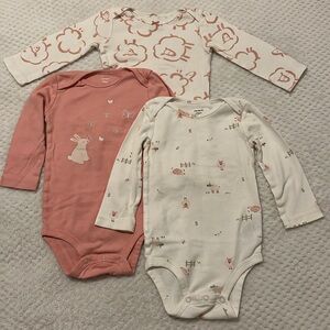 Carter’s 3-Piece Long-Sleeve Bodysuit